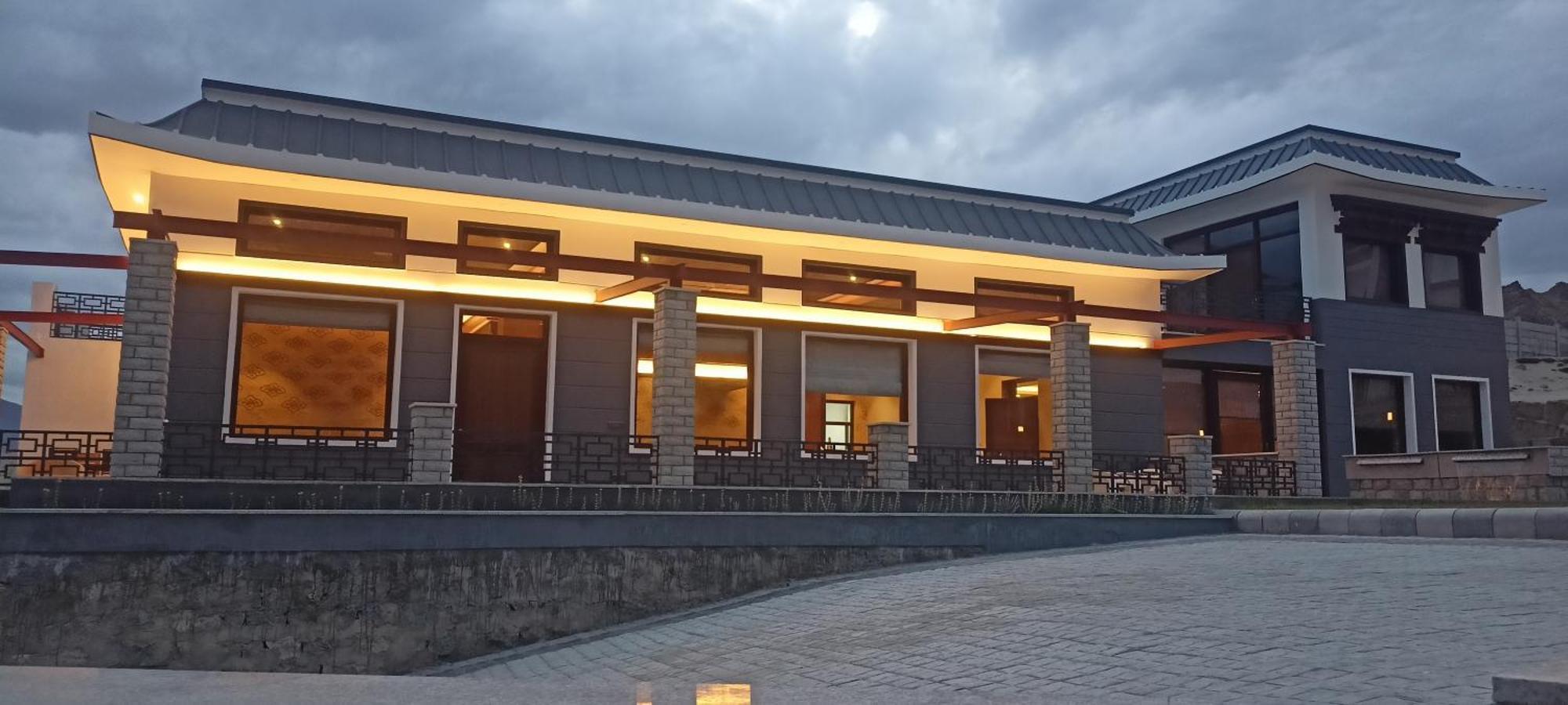 Angkasa Ladakh Resort Leh Exteriör bild