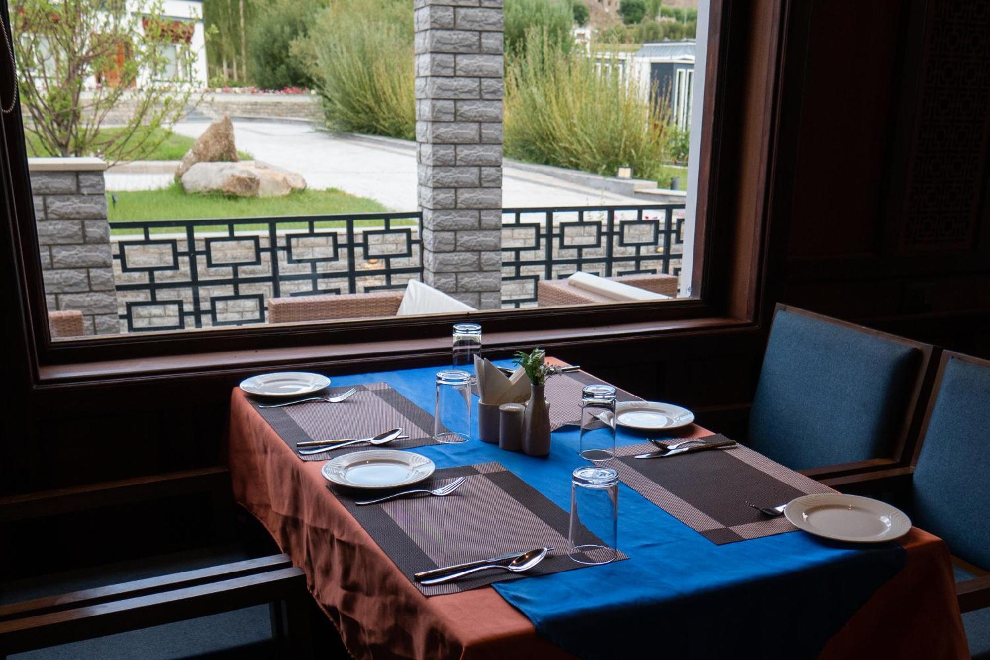 Angkasa Ladakh Resort Leh Exteriör bild