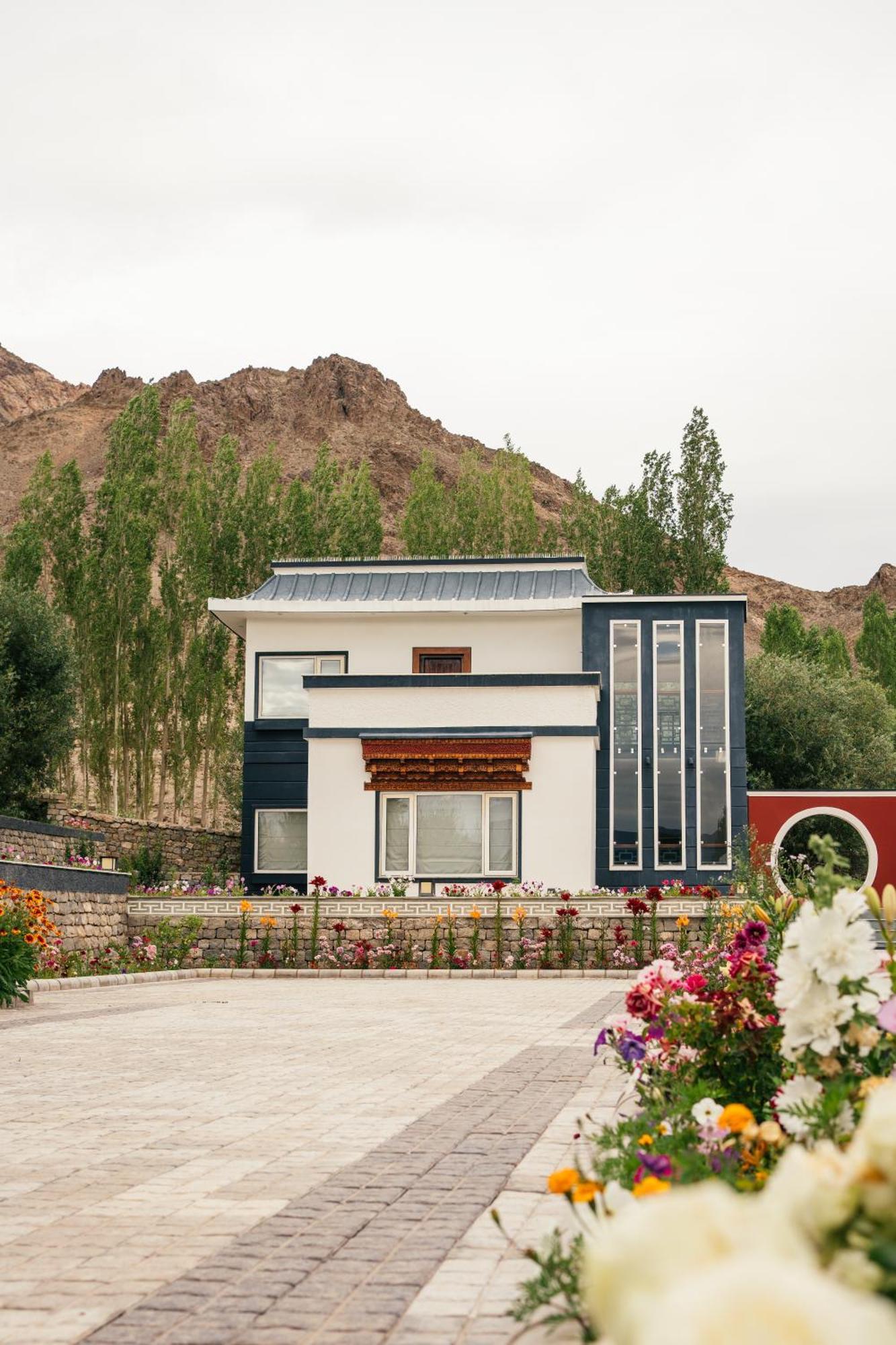 Angkasa Ladakh Resort Leh Exteriör bild