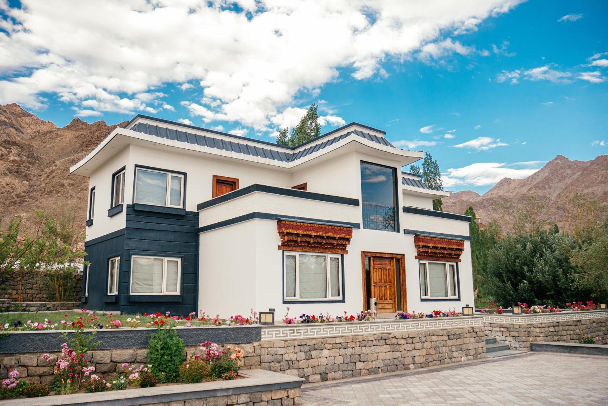 Angkasa Ladakh Resort Leh Exteriör bild